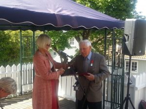 Alf Knudsen Kongens Fortjenstmedalje HviteBusser tonelise